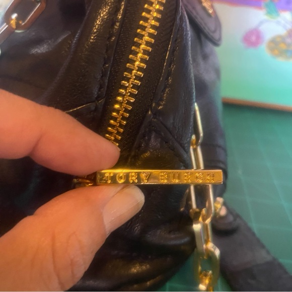Tory Burch Black Leather Crossbody Bag with Gold Chain - Picture 5 of 12